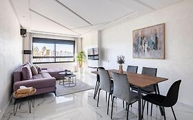 Superb & Sunny 2Br & 2Ba Apt. W/ Seaview, Malabata